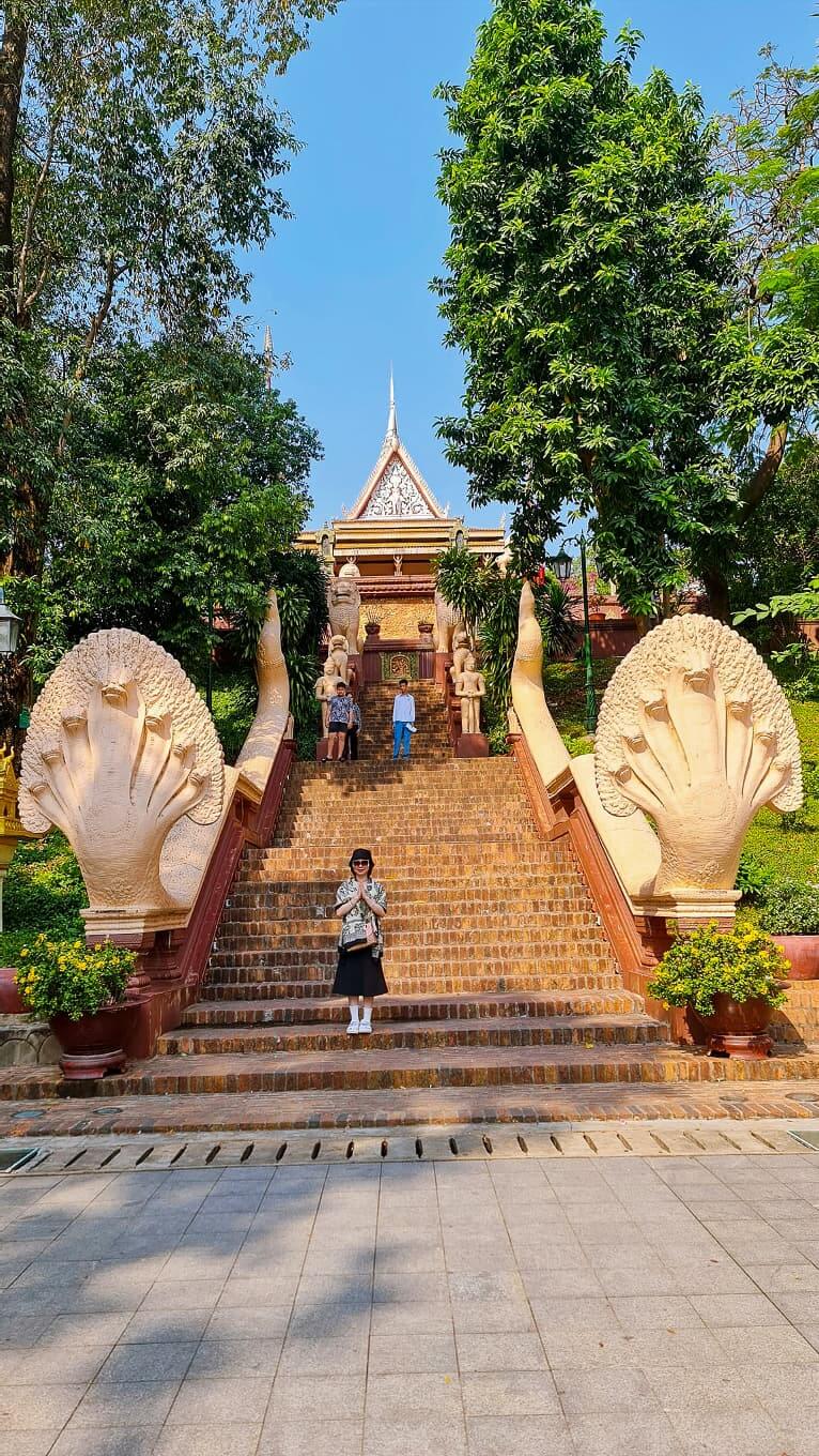 authentic-cambodia-holiday-8-days-phnom-penh-wat-phnom-jpg