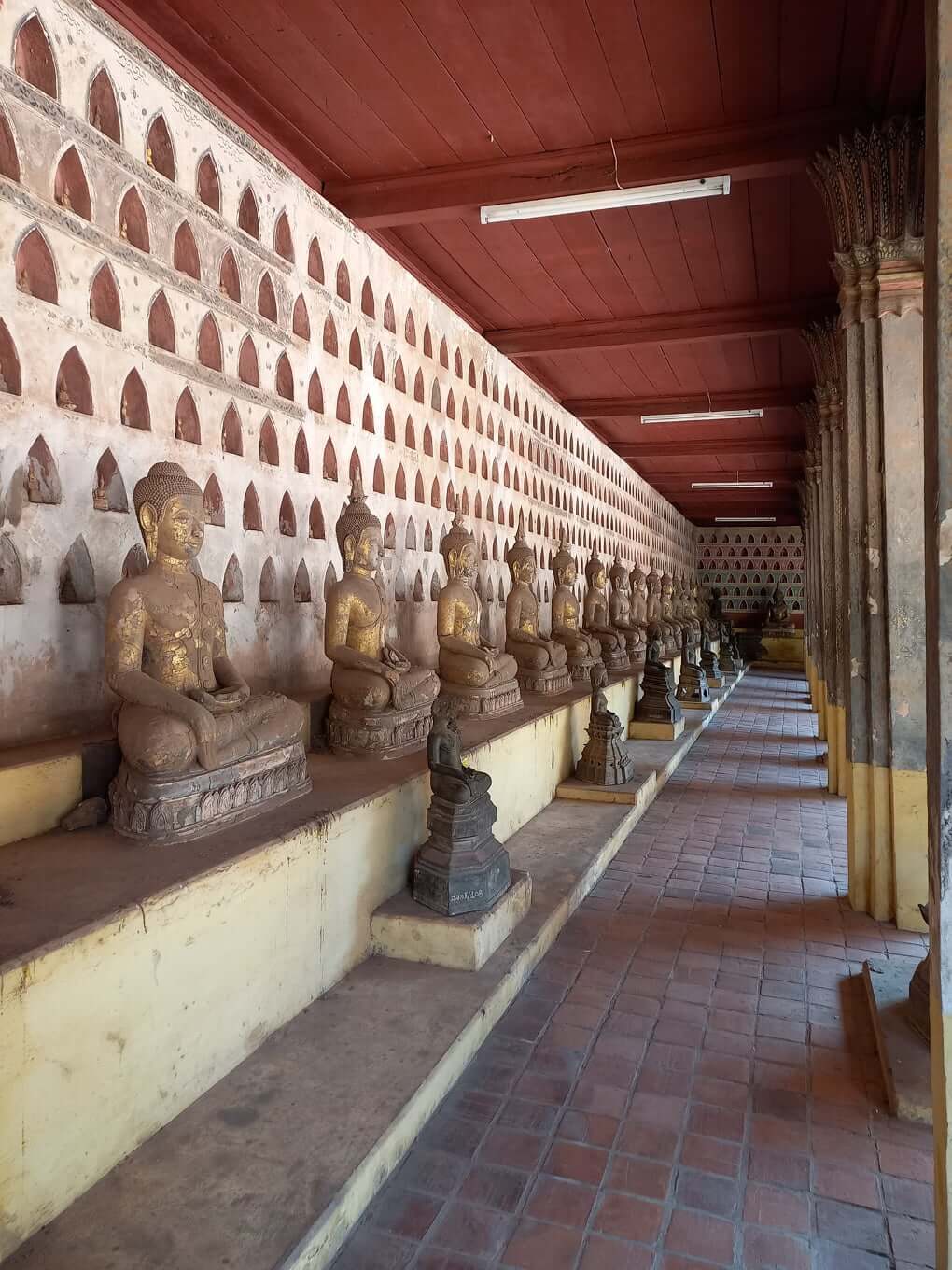 authentic-laos-tour-18-days-sisaket-museum-vientiane-2-jpg