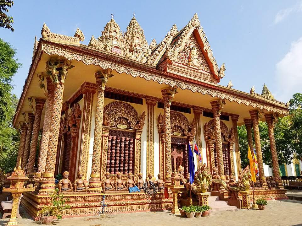 Cambodia-Trip-13-Days-Angkor-Wat-Siem-Reap-Phnom-Santuk-Kampong-Thom2.jpg