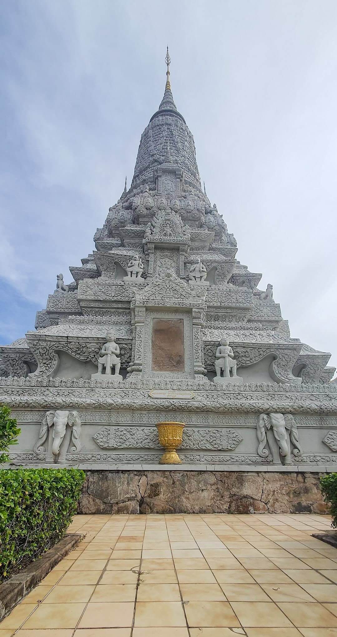 Cambodia-Trip-13-Days-Angkor-Wat-Siem-Reap-Silver-Pagoda-Phnom-Penh-3.jpg