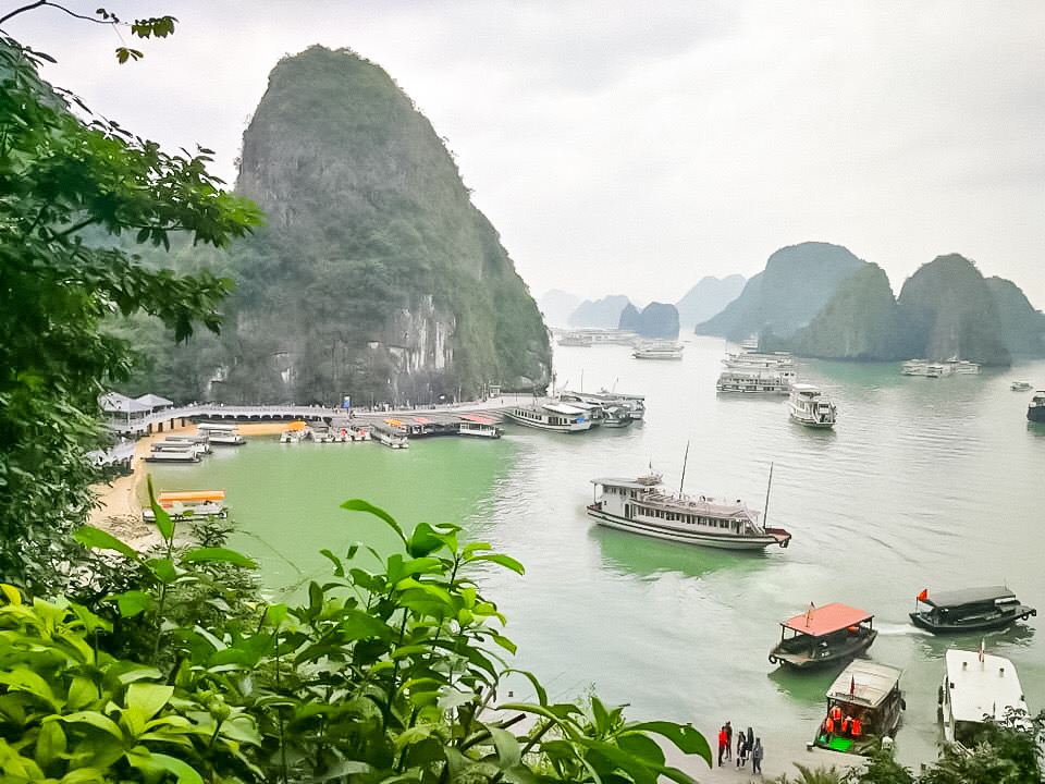 Highlights-Vietnam-Tour-7-Days-halong-bay-1.jpeg