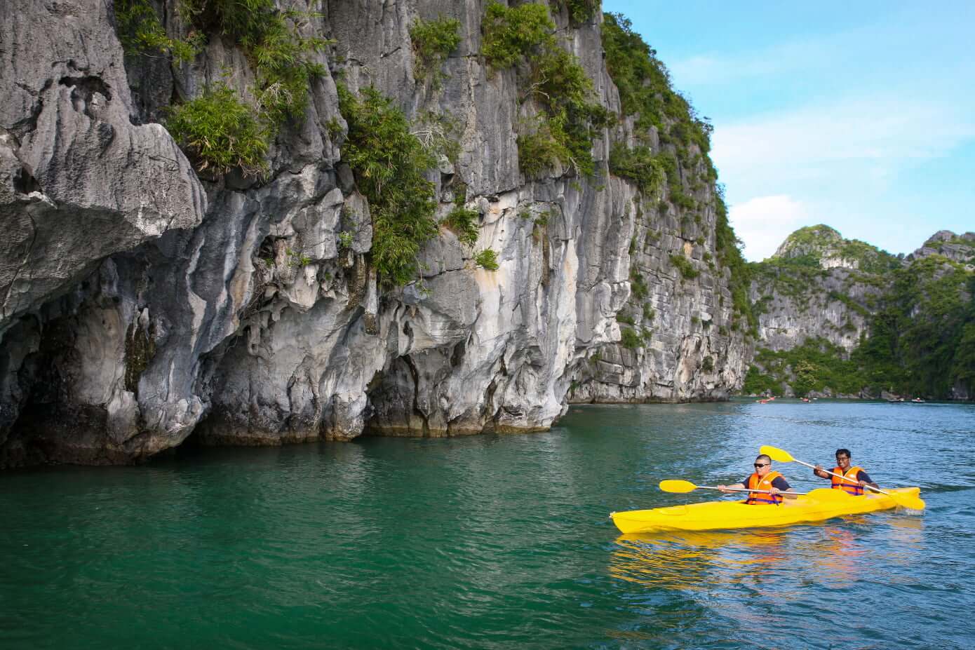 asia-authentic-travel-halong-bay-kayaking-6.jpg