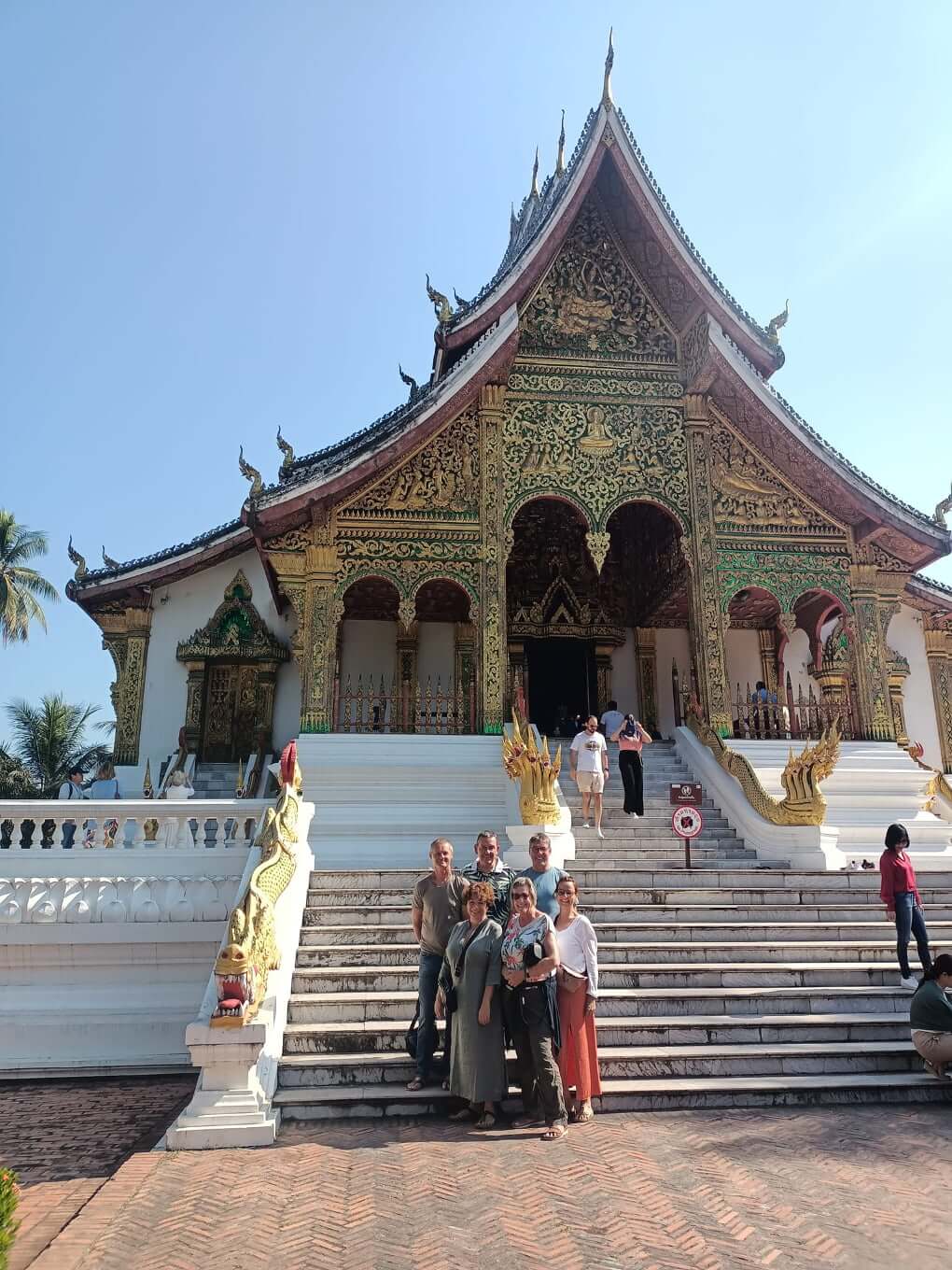 authentic-laos-itinerary-10-days-xieng-thong-temple-2.jpeg