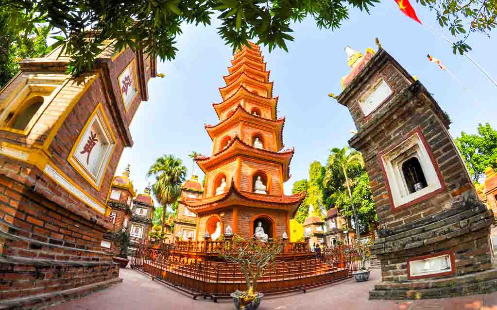 hanoi-tran-quoc-pagoda-1.jpg
